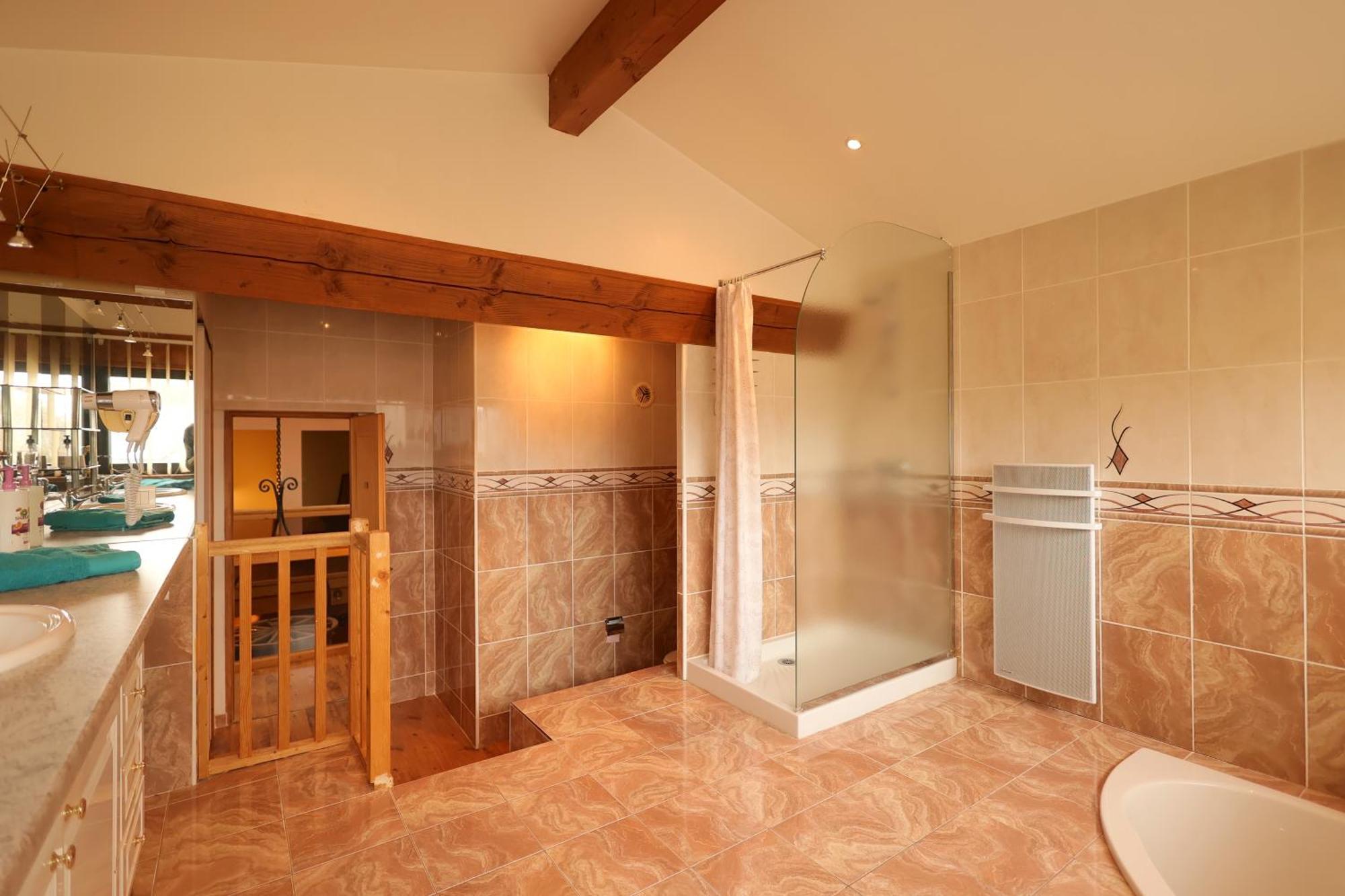 Chez Maguy Chambres D'Hotes Et Appartements Les Angles  Bilik gambar