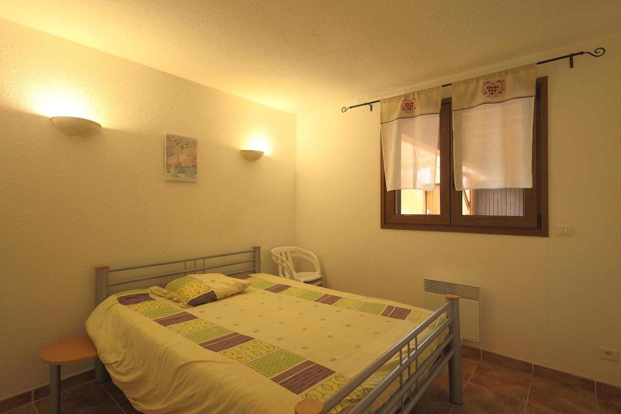 Chez Maguy Chambres D'Hotes Et Appartements Les Angles  Bilik gambar