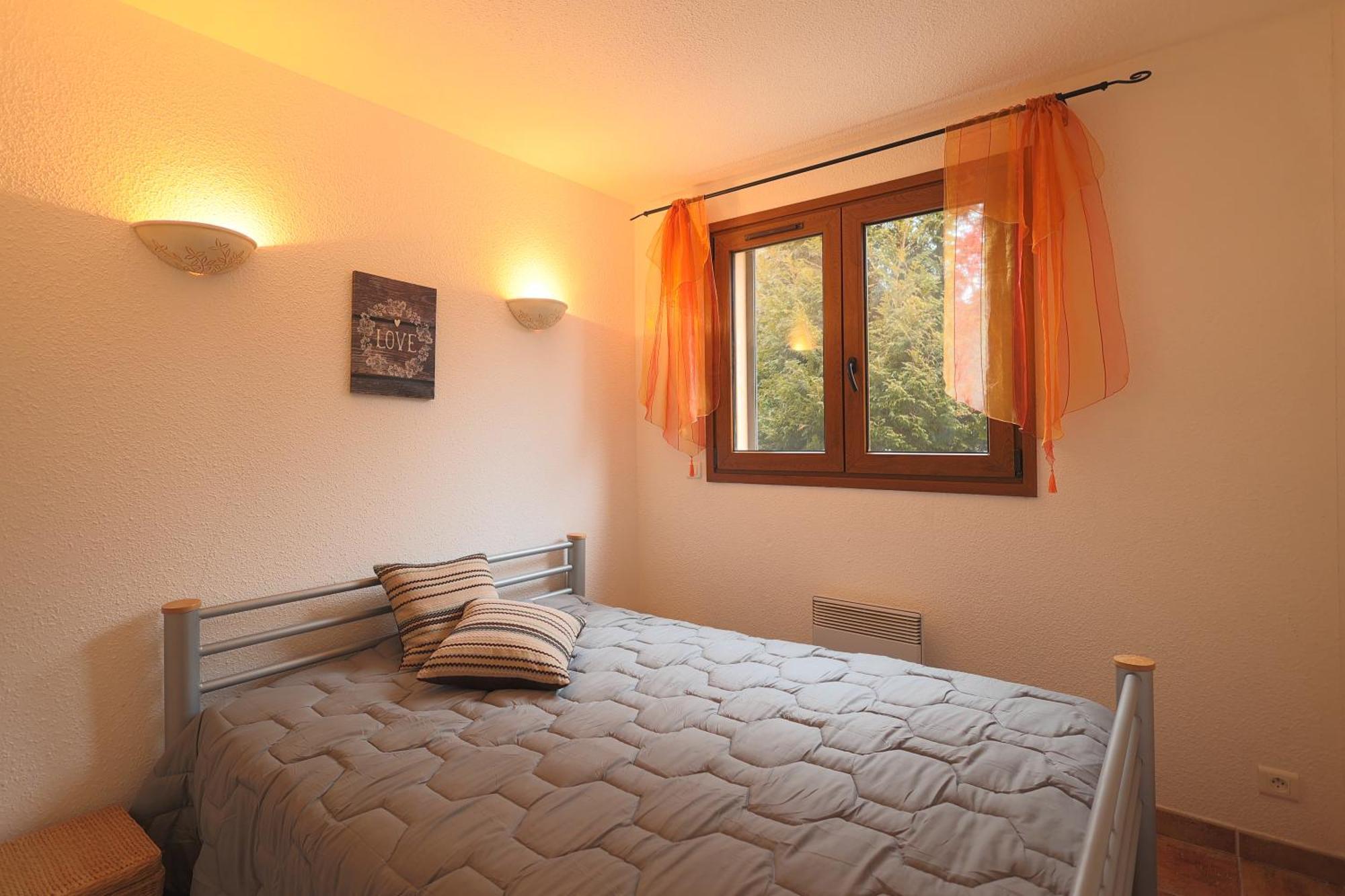 Chez Maguy Chambres D'Hotes Et Appartements Les Angles  Bilik gambar